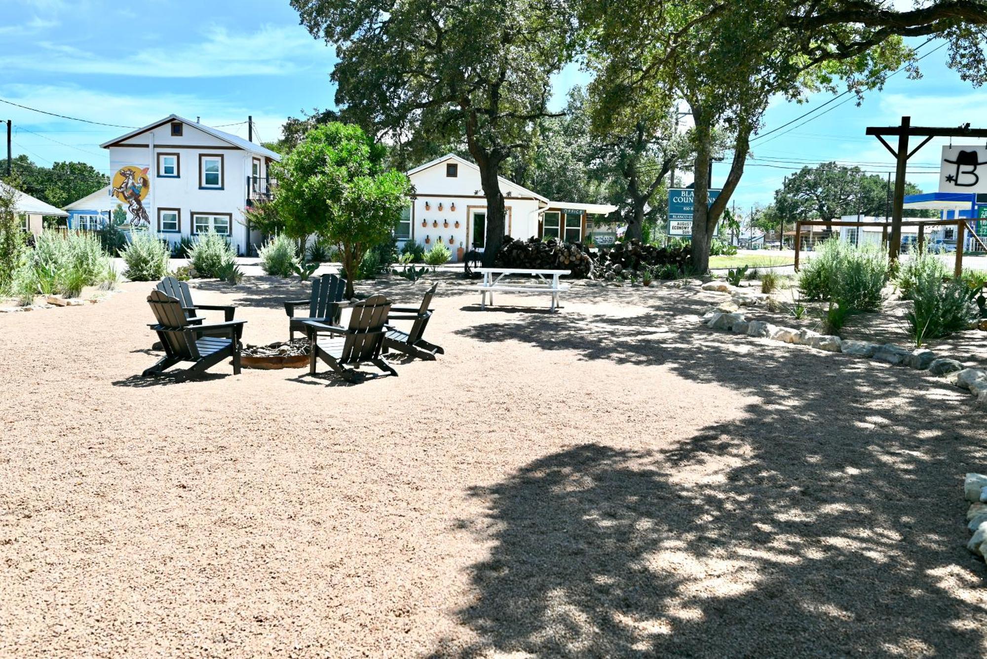 Blanco County Inn & Guesthouses エクステリア 写真