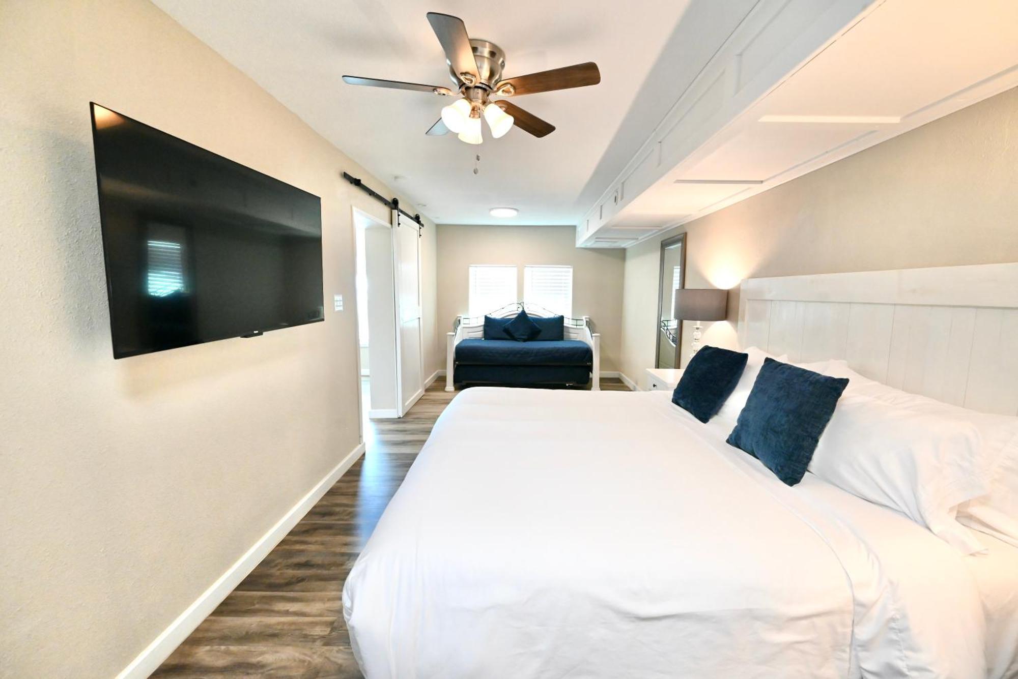Blanco County Inn & Guesthouses エクステリア 写真