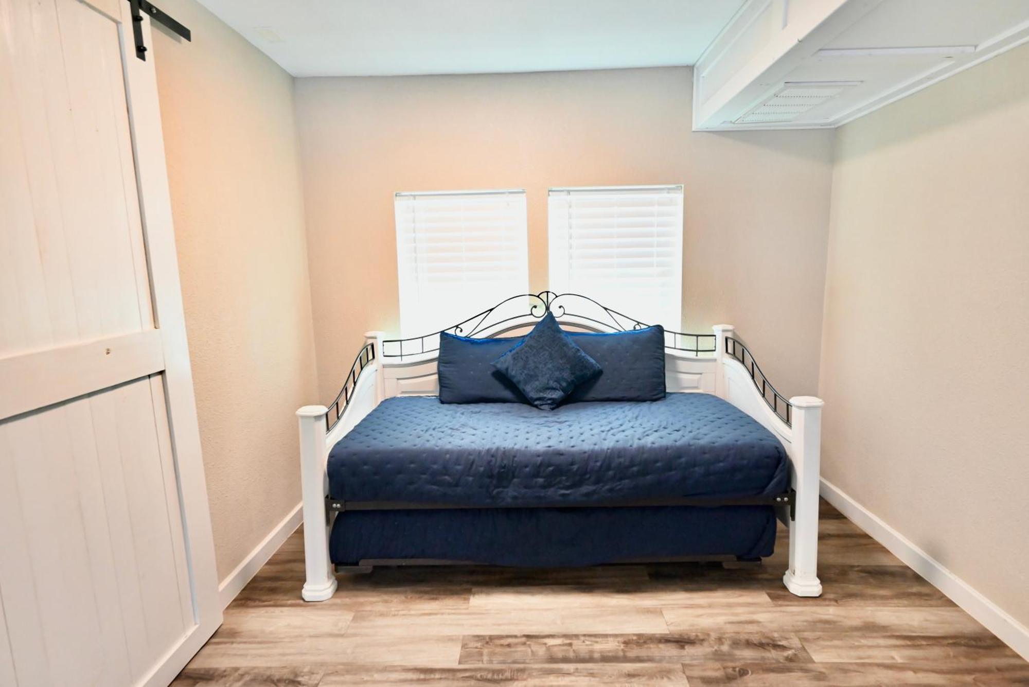 Blanco County Inn & Guesthouses エクステリア 写真